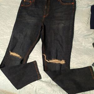 High waisted ripped Skinny jeans